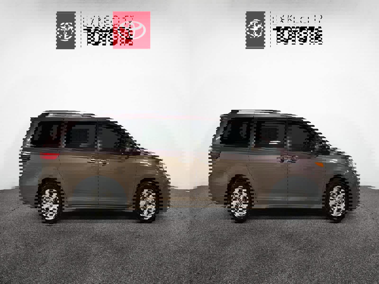 Used 2019 Toyota Sienna LE w/ LE Preferred Package image 10