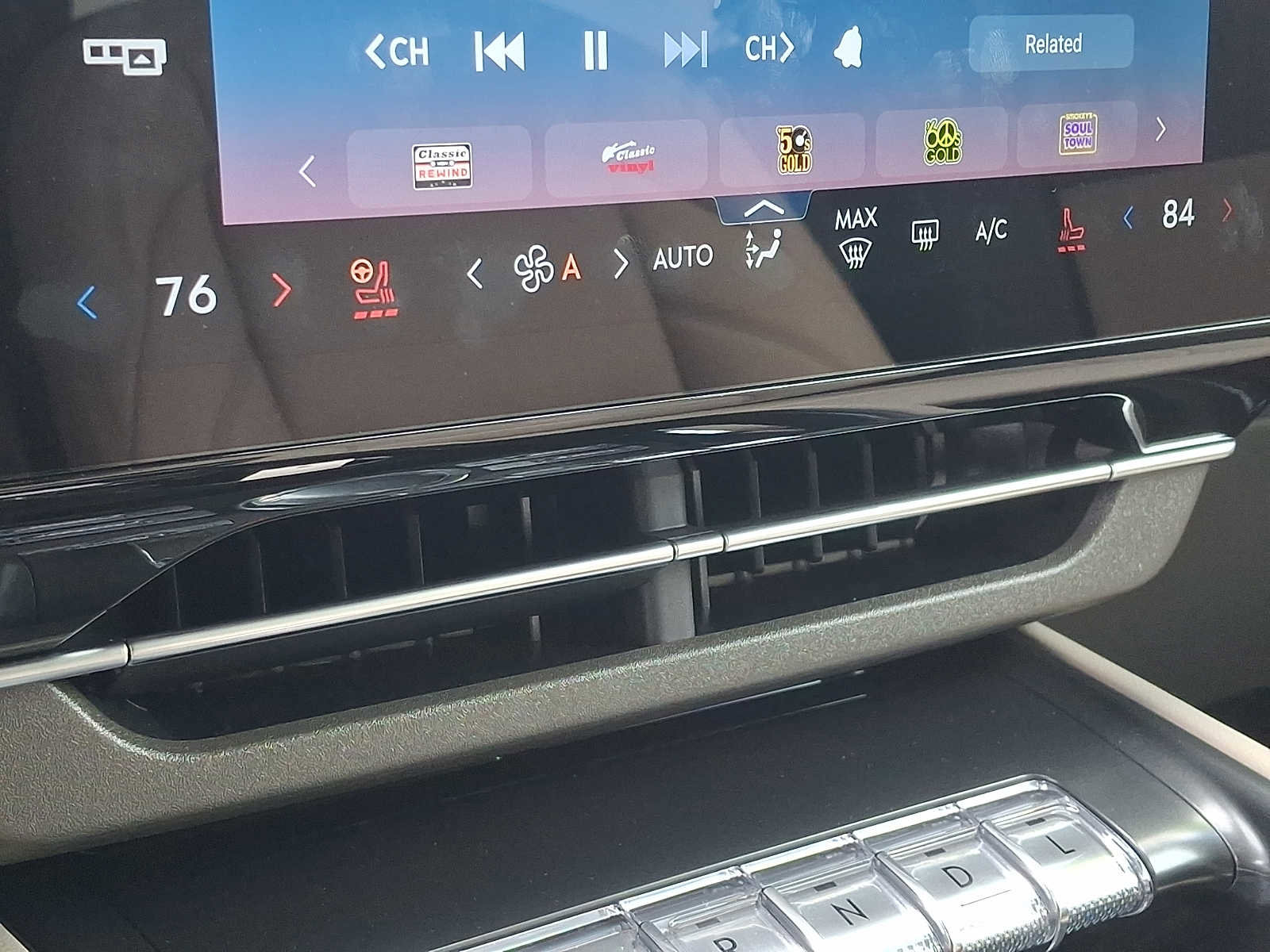 Used 2024 Lincoln Nautilus Premier image 15