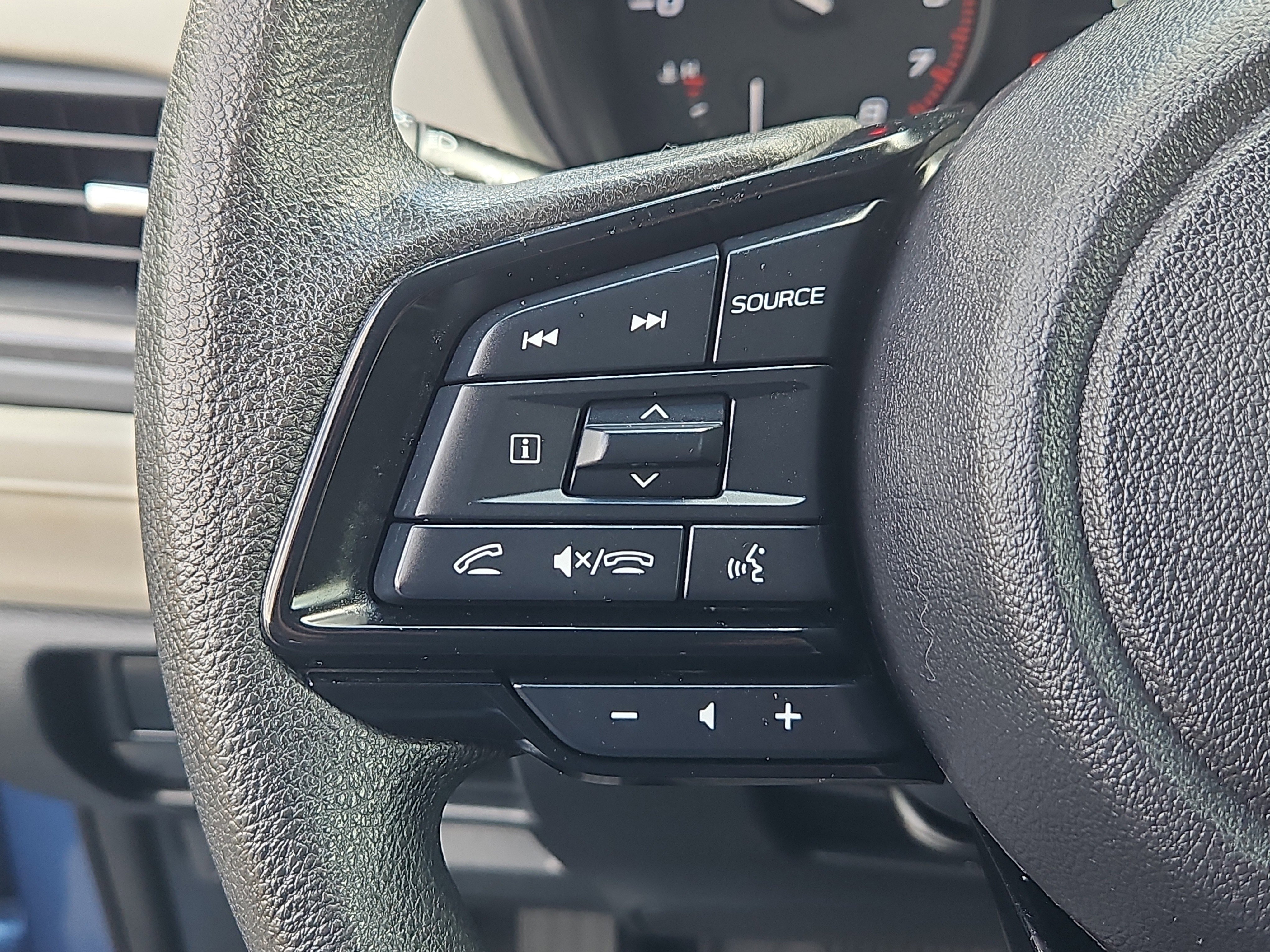 Certified 2025 Subaru Forester AWD/4WD image 11