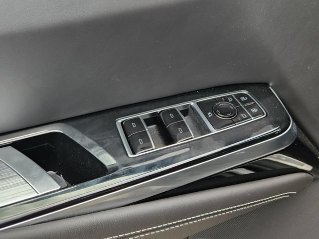 New 2026 Cadillac Escalade ESV Platinum Sport AWD/4WD image 11