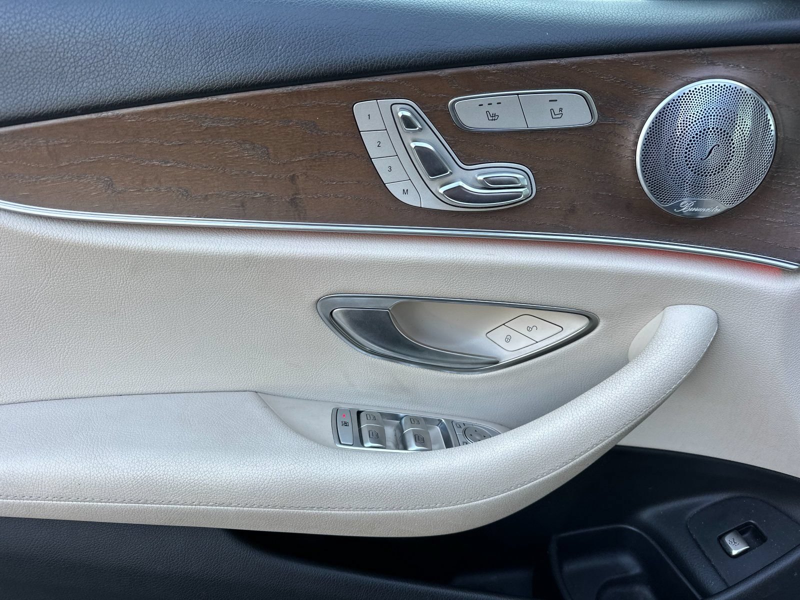 Used 2019 Mercedes-Benz E 300 image 11