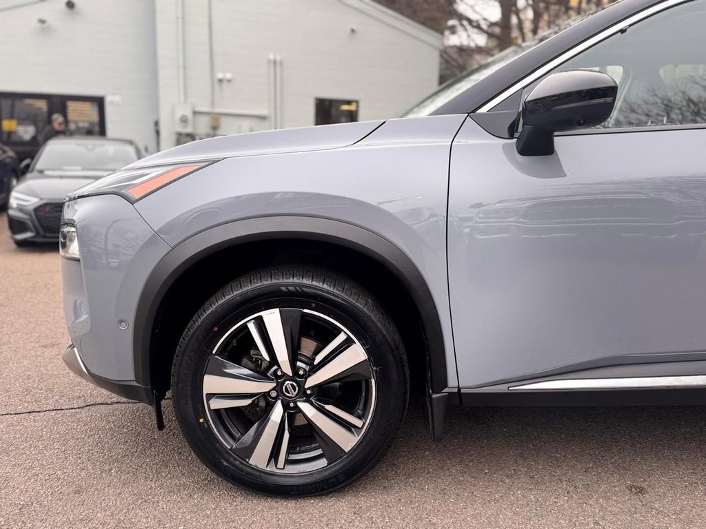 Used 2021 Nissan Rogue Platinum image 9