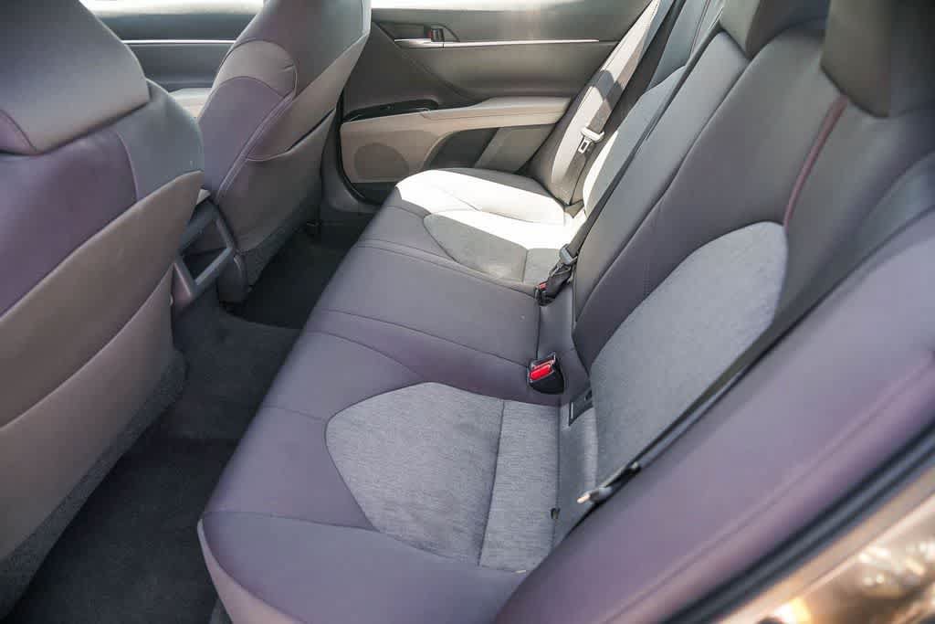 Used 2018 Toyota Camry LE FWD image 17