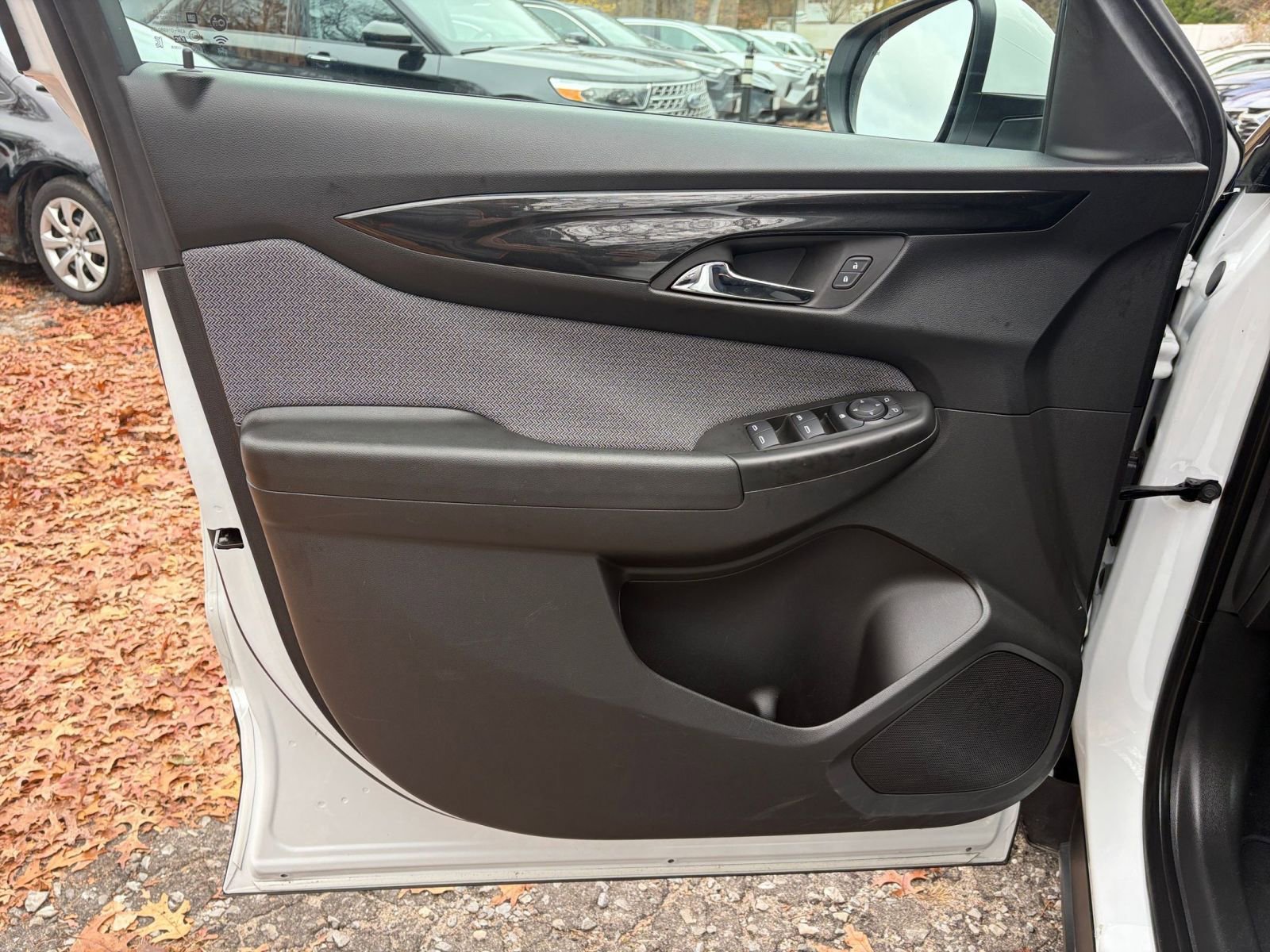 Used 2025 Chevrolet TrailBlazer LT w/ Driver Confidence Package image 20