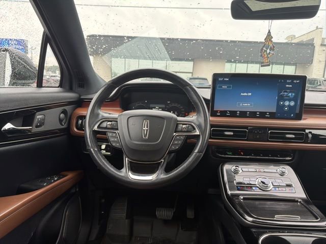 Used 2021 Lincoln Nautilus Reserve w/ Monochromatic Package AWD/4WD image 11