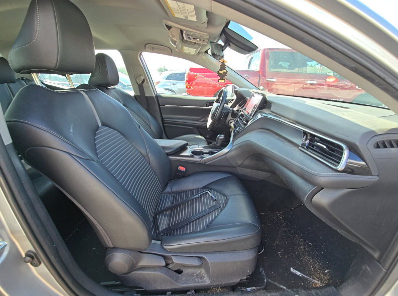 Used 2023 Toyota Camry SE FWD image 12