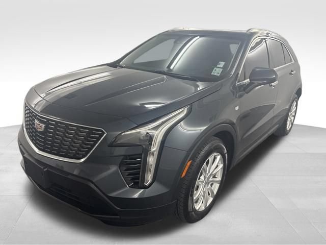 Used 2021 Cadillac XT4 Luxury w/ Cold Weather Package FWD image 3