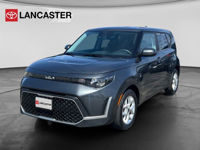 Used 2023 Kia Soul LX w/ LX Technology Package image 3