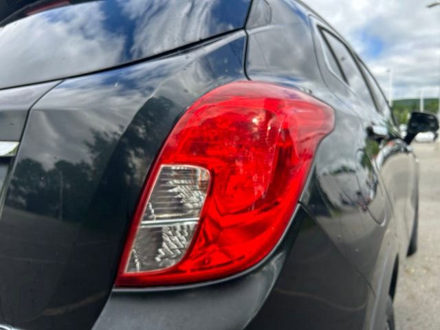Used 2014 Buick Encore FWD image 13