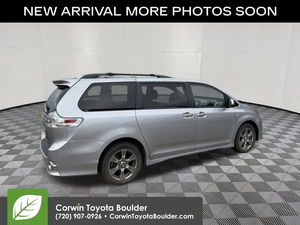 Used 2019 Toyota Sienna SE w/ SE Preferred Package AWD/4WD image 8