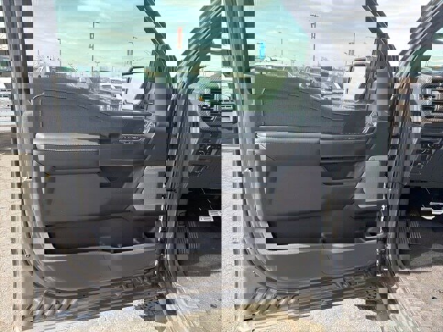 New 2025 Ford F150 Lariat w/ Equipment Group 501A Mid image 24