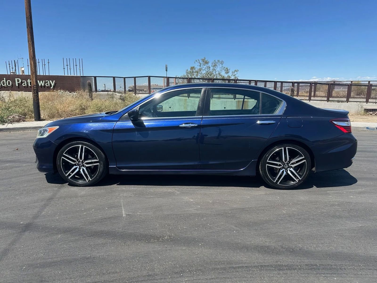 Used 2017 Honda Accord Sport Special Edition image 7