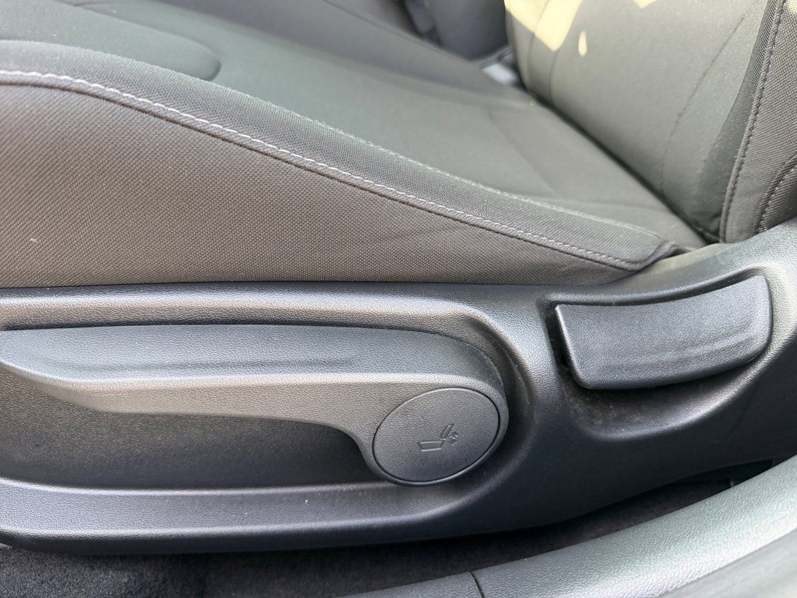 Certified 2025 Hyundai Elantra Sport w/ Cargo Package FWD image 14