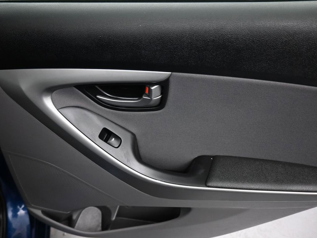 Used 2016 Hyundai Elantra SE w/ Option Group 02 image 31