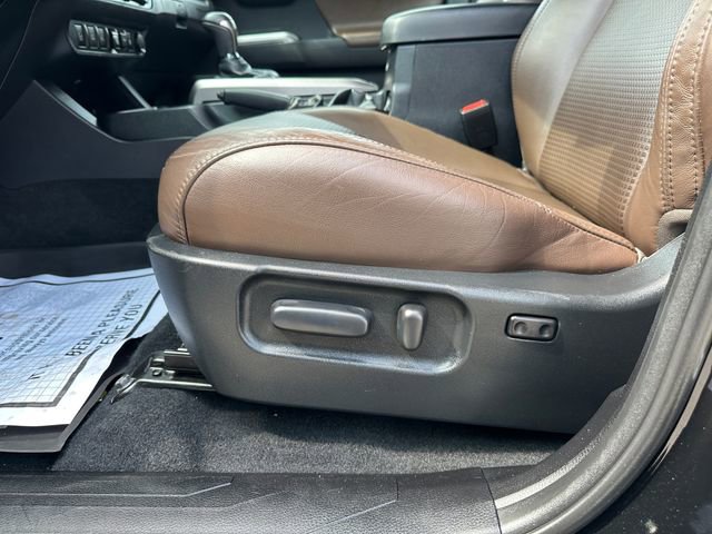 Used 2021 Toyota Tacoma Limited image 20