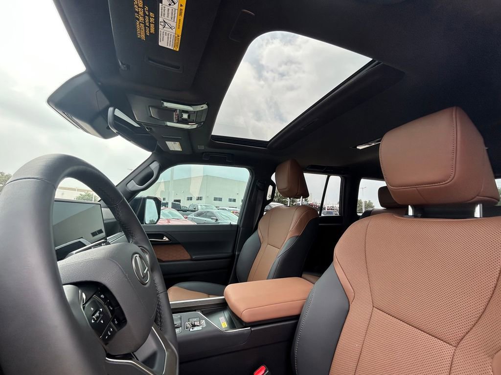 Used 2025 Lexus GX 550 AWD/4WD image 12