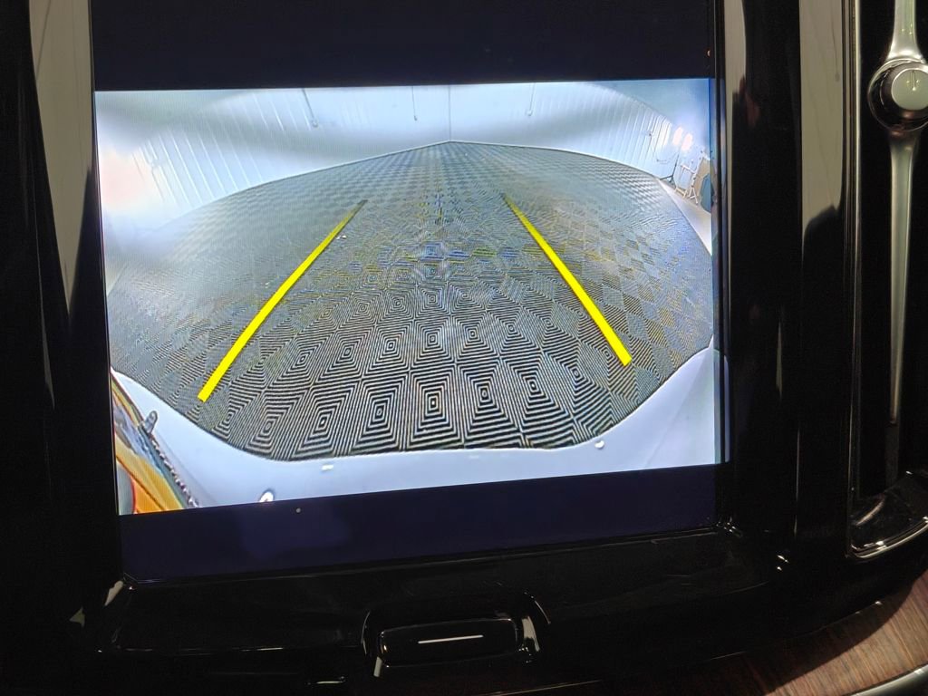 Used 2023 Volvo XC60 B5 Plus image 7