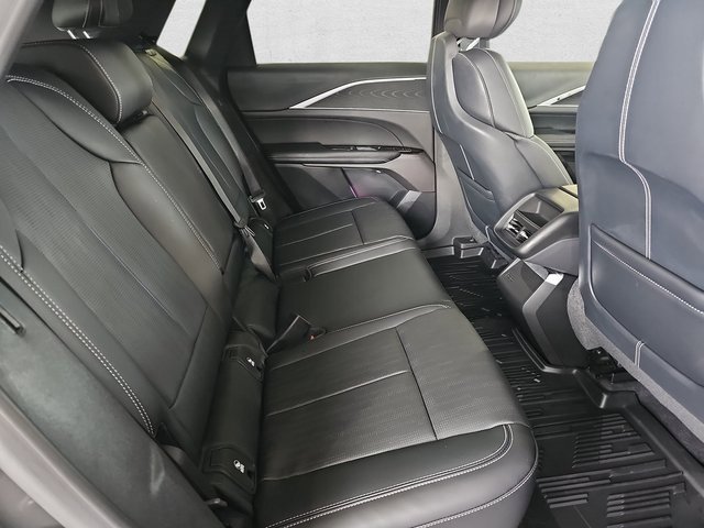 New 2026 Cadillac Lyriq Sport image 11