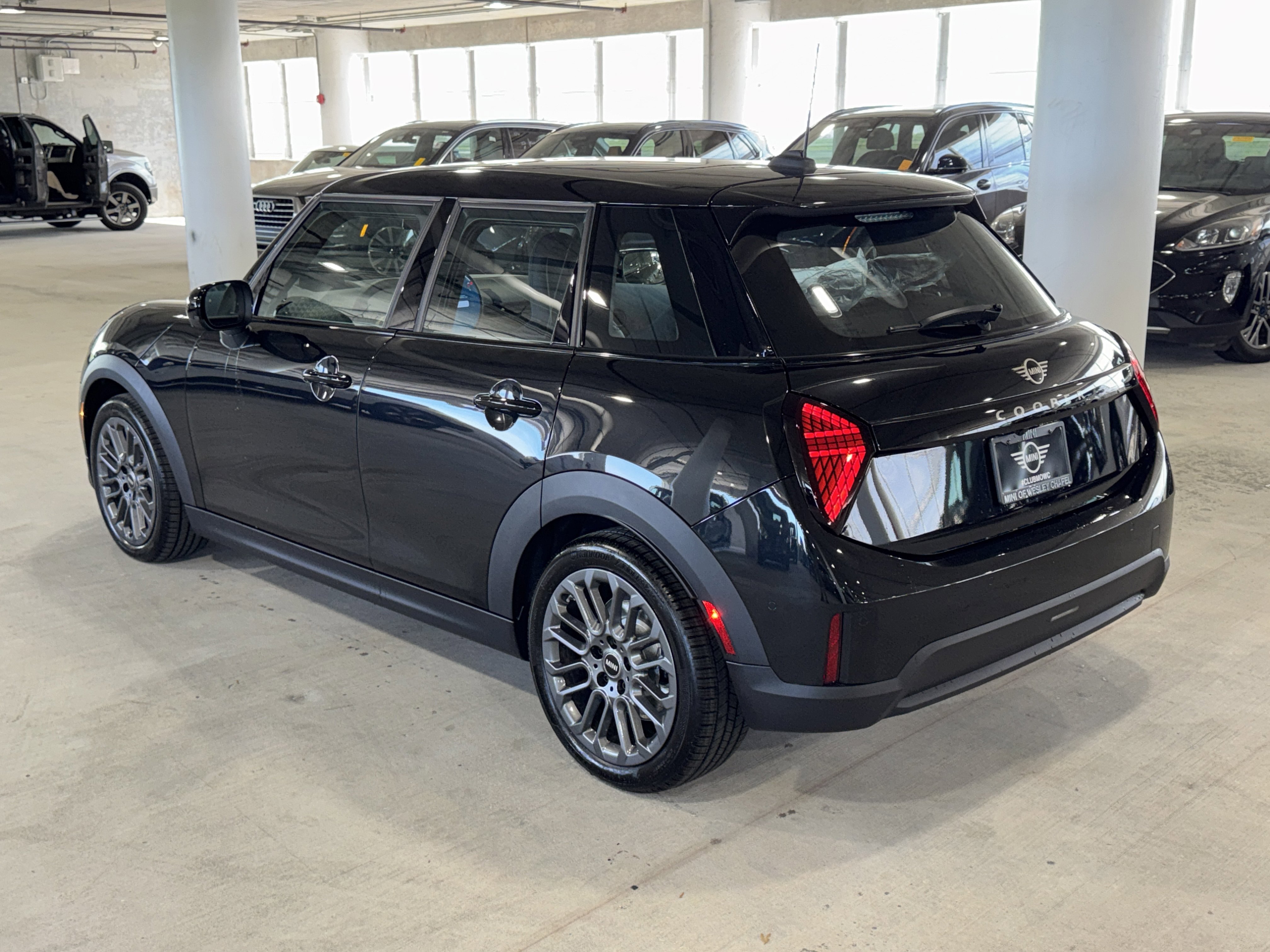 New 2026 MINI Cooper 4-Door Hardtop FWD image 5
