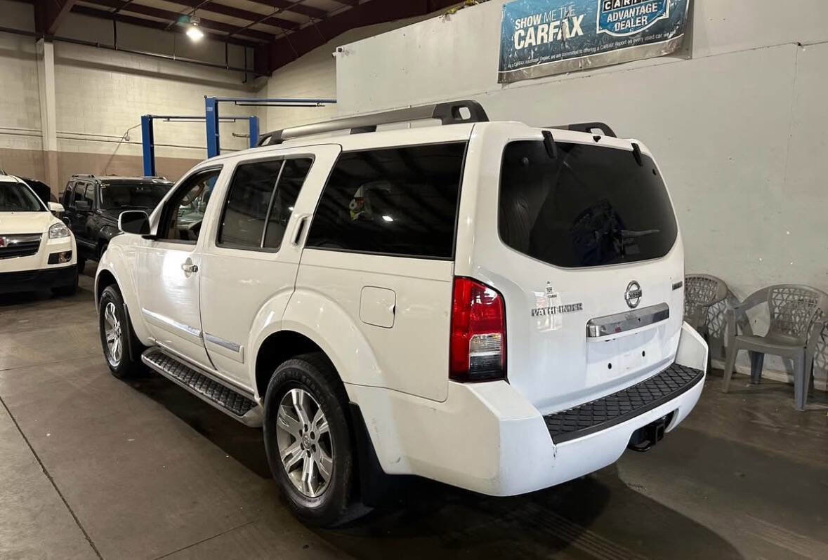 Used 2011 Nissan Pathfinder Silver image 6