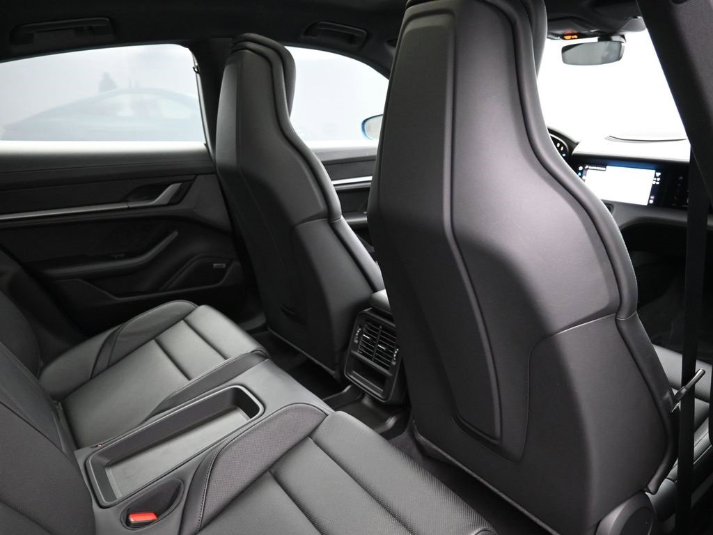 Used 2025 Porsche Taycan image 28