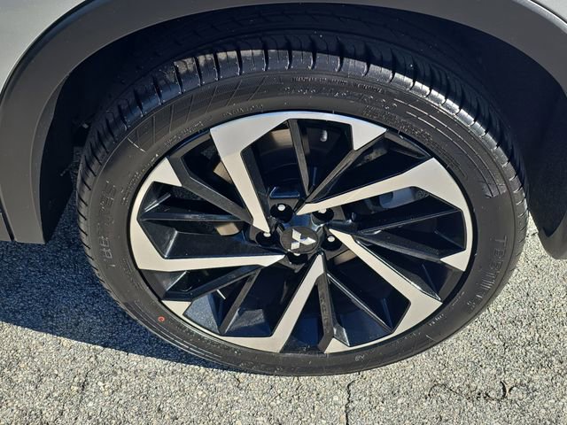 Used 2023 Mitsubishi Outlander SE image 8