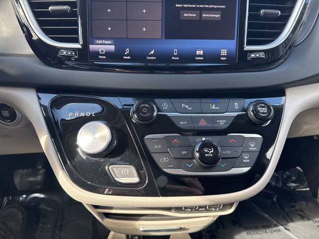 Used 2024 Chrysler Pacifica Touring-L image 24