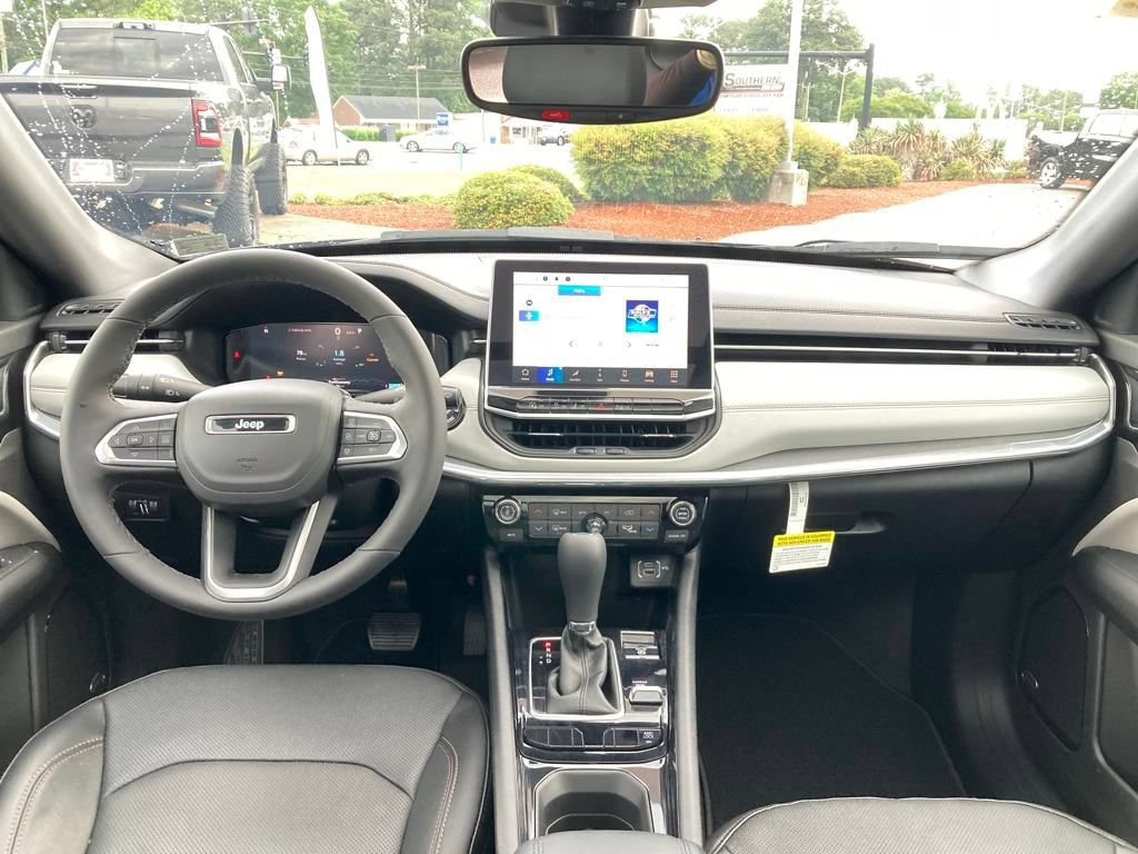 New 2024 Jeep Compass Limited w/ Elite Group AWD/4WD image 13