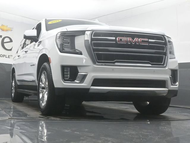 Used 2022 GMC Yukon XL SLT w/ SLT Premium Package AWD/4WD image 3