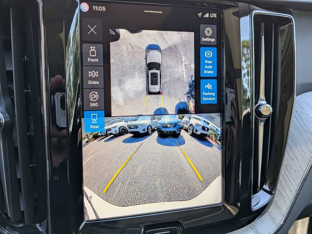 Certified 2025 Volvo XC60 B5 Plus AWD/4WD image 22