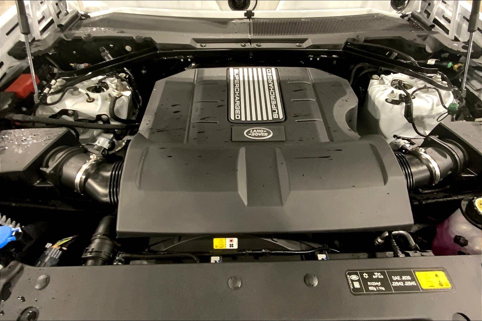 Used 2025 Land Rover Defender 90 V8 image 16