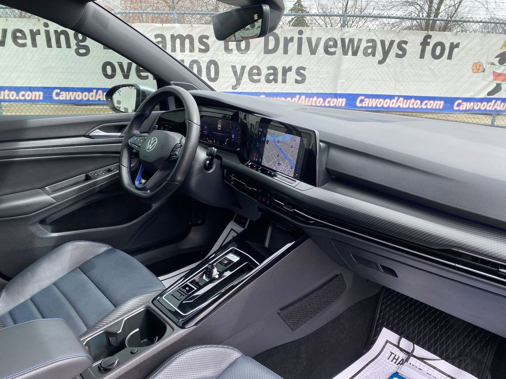 Used 2023 Volkswagen Golf R image 18