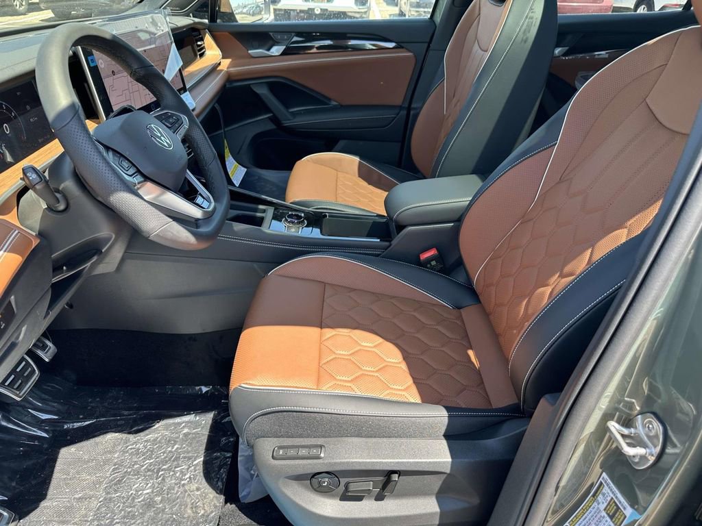 New 2026 Volkswagen Tiguan SEL R-Line AWD/4WD image 15