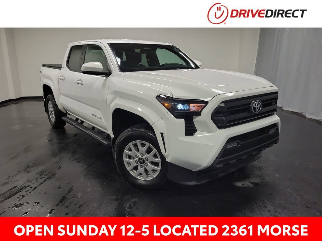 Used 2025 Toyota Tacoma SR5 AWD/4WD image 1