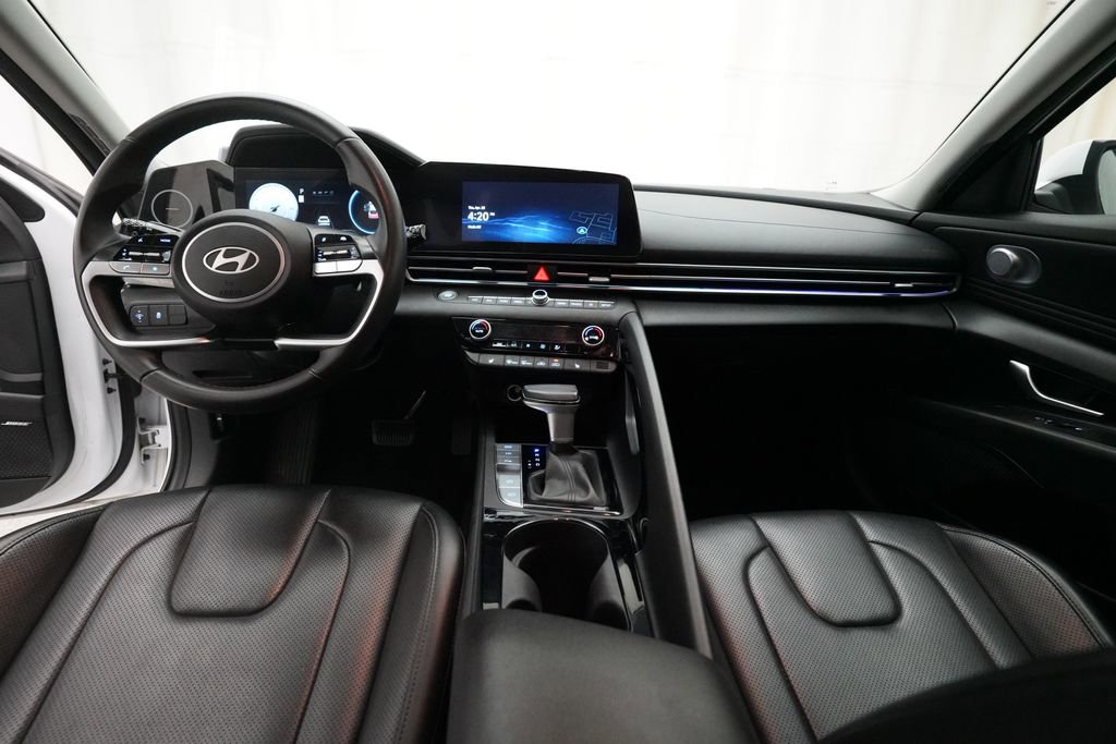 Used 2024 Hyundai Elantra Limited FWD image 5