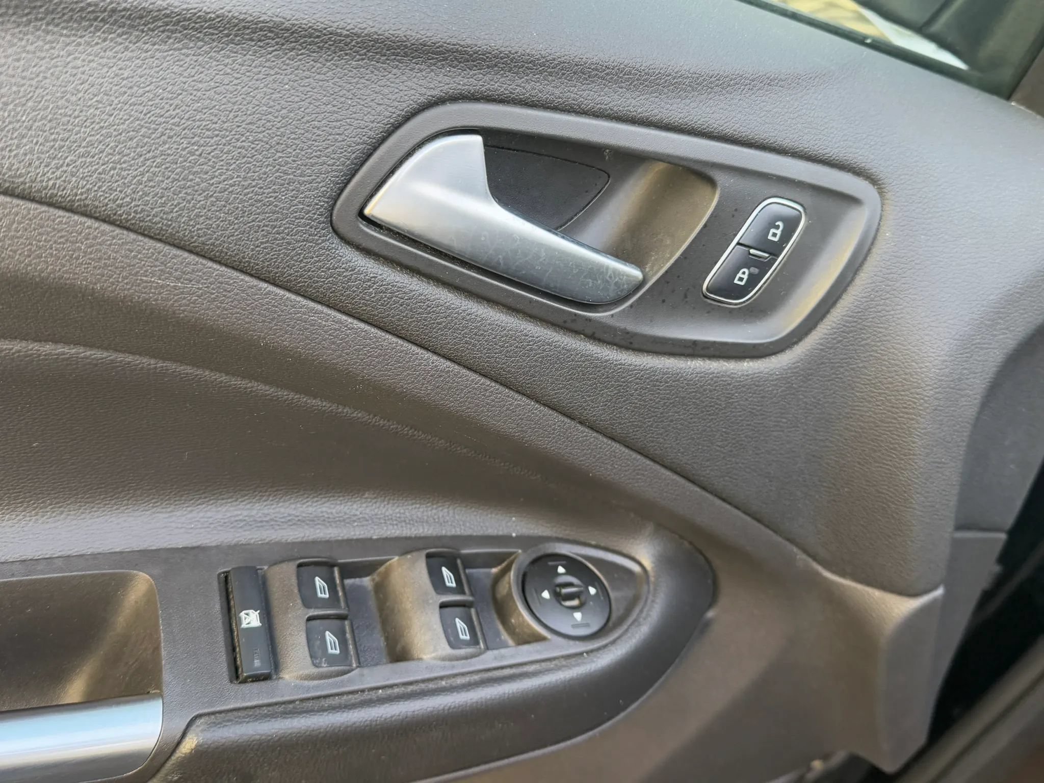 Used 2018 Ford Escape SE AWD/4WD image 32