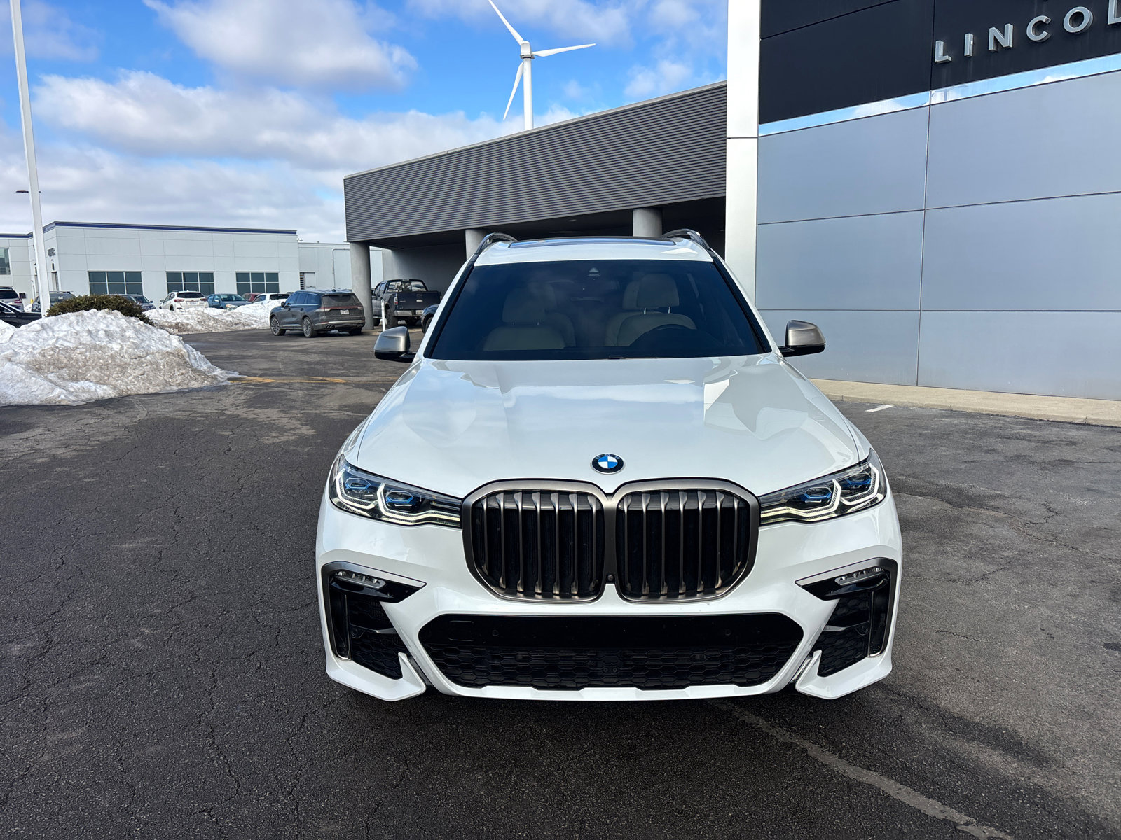 Used 2022 BMW X7 M50i w/ Cold Weather Package image 2
