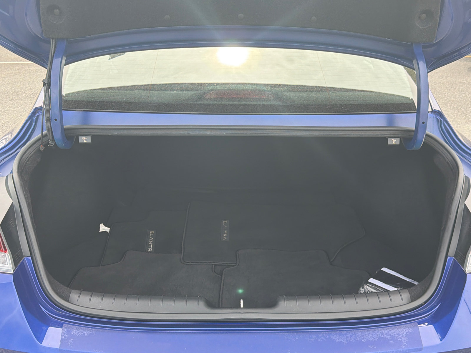 Certified 2023 Hyundai Elantra SEL FWD image 18