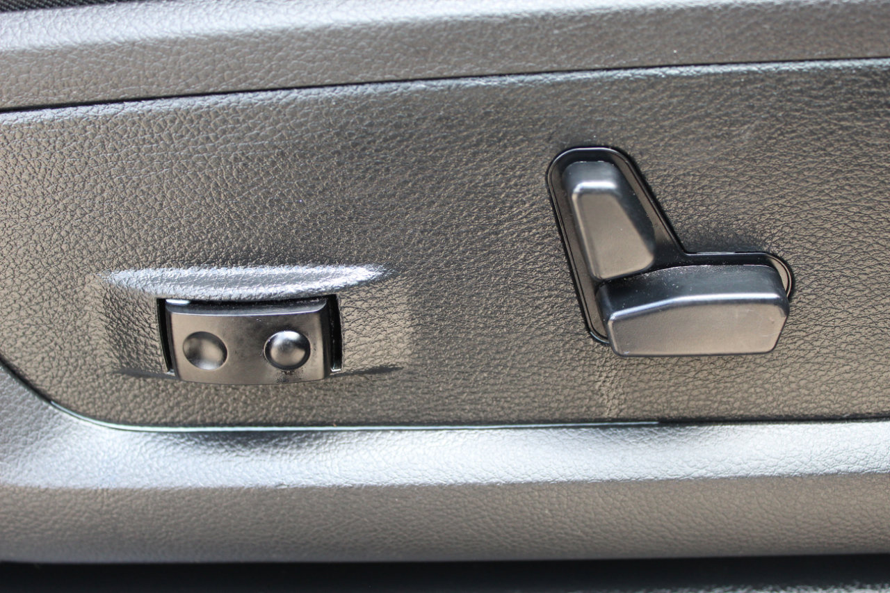 Used 2016 RAM 3500 Laramie image 25