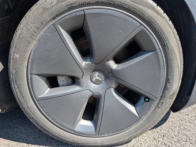 Used 2022 Tesla Model 3 Long Range AWD/4WD image 9