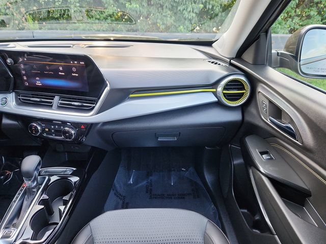 Used 2024 Chevrolet Trax LT w/ Driver Confidence Package FWD image 24