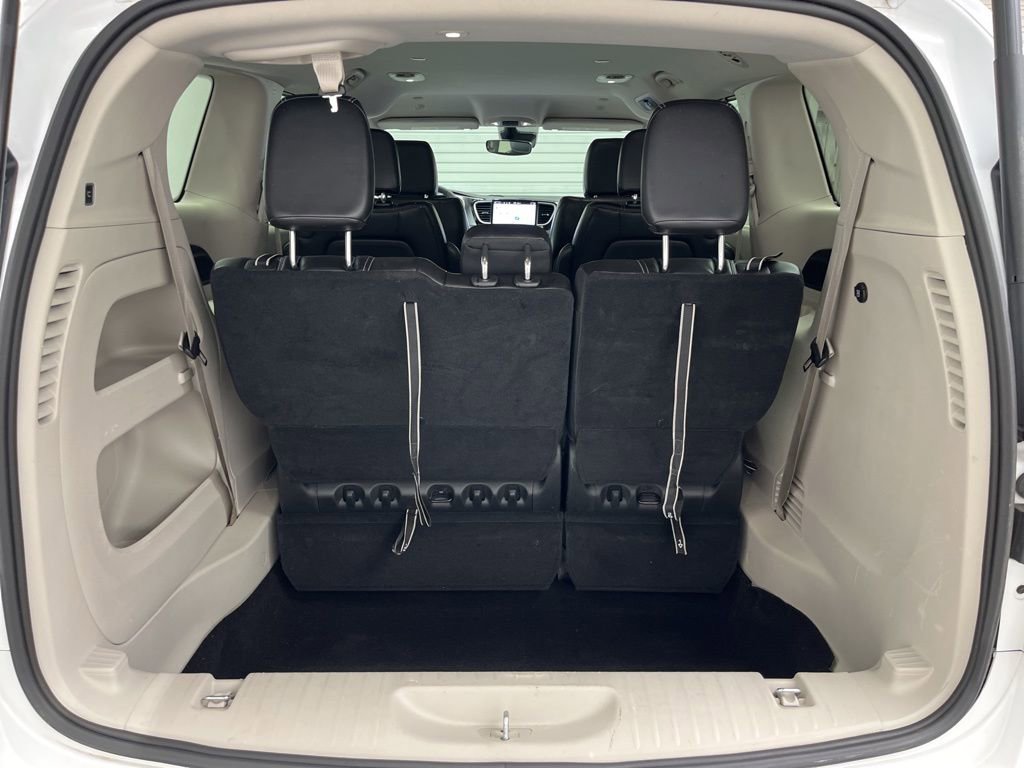 Used 2024 Chrysler Pacifica Touring-L FWD image 25