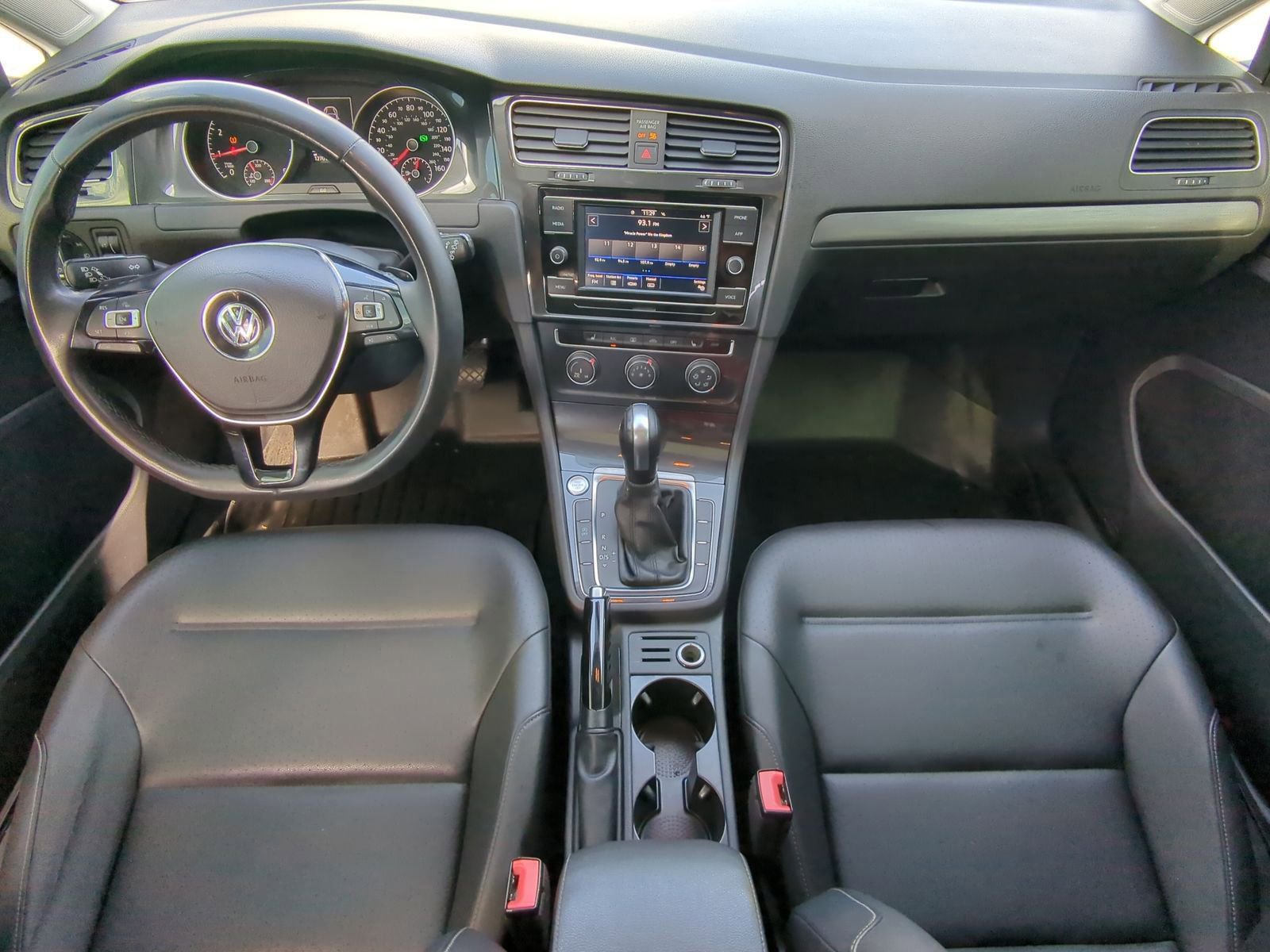 Used 2021 Volkswagen Golf 4-Door image 16