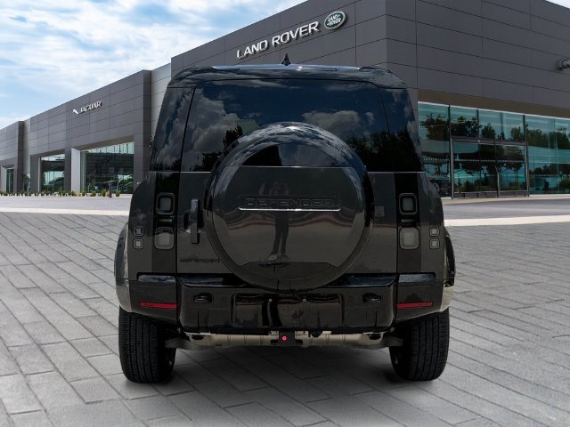 Certified 2026 Land Rover Defender 110 X-Dynamic SE AWD/4WD image 4