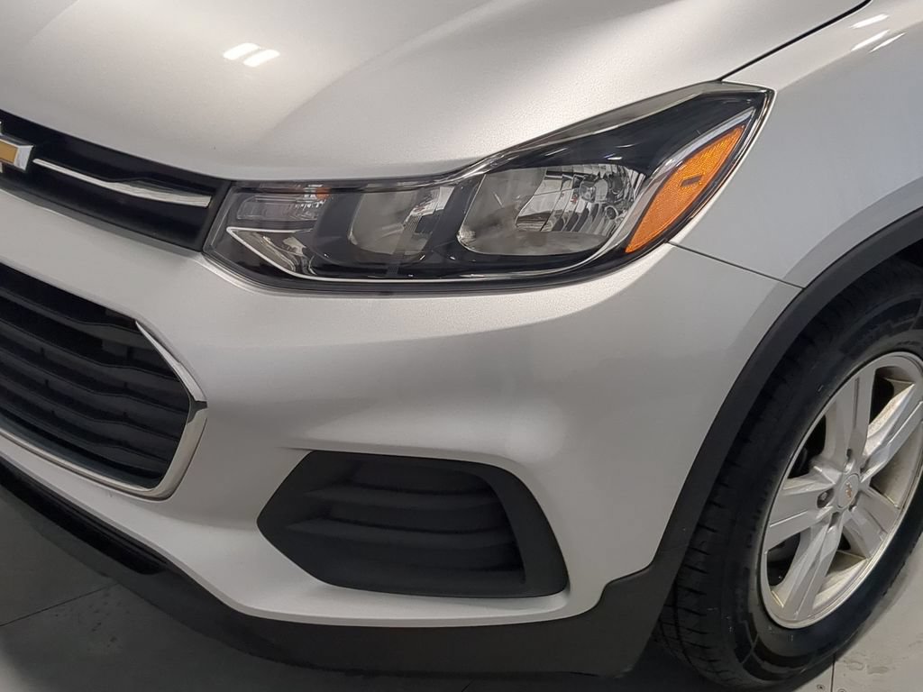Used 2020 Chevrolet Trax LS w/ Tint and Cruise Package FWD image 14