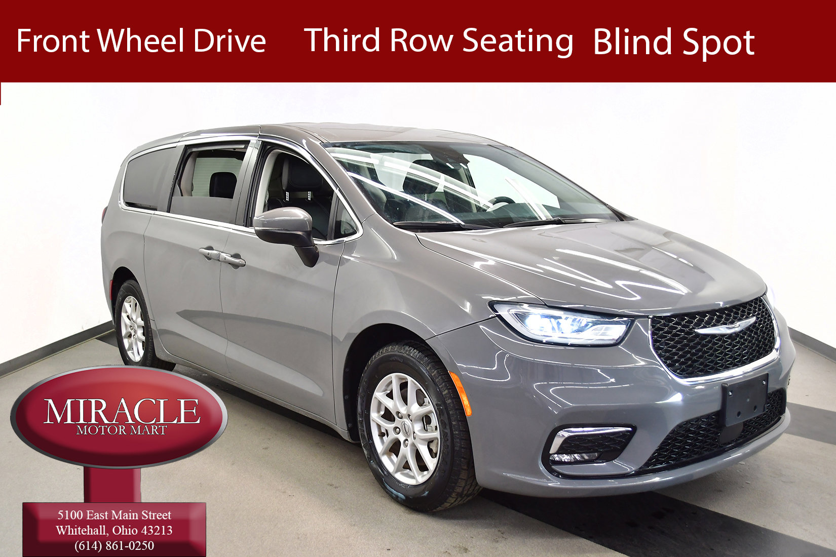 Used 2025 Chrysler Pacifica Select