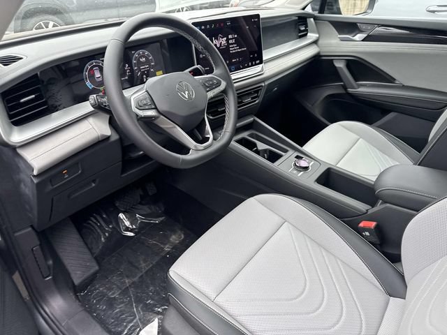 New 2026 Volkswagen Tiguan SE FWD image 24