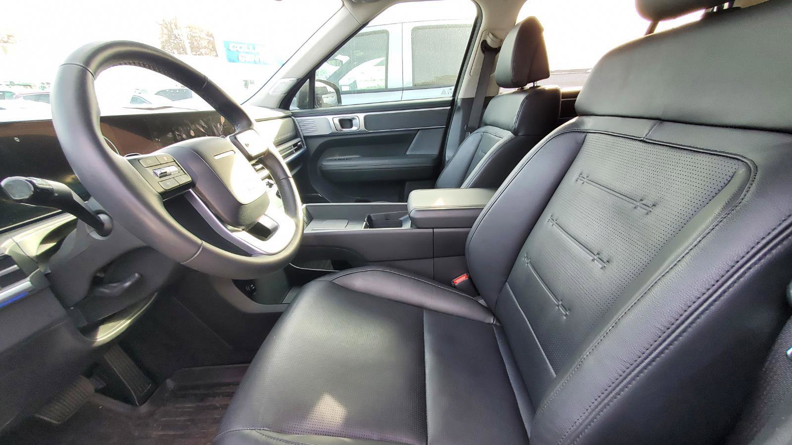 Used 2024 Hyundai Santa Fe Limited image 3