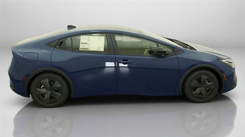 New 2027 Toyota Prius Plug-In Hybrid FWD image 30