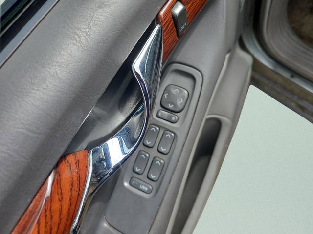 Used 2005 Cadillac De Ville FWD image 35